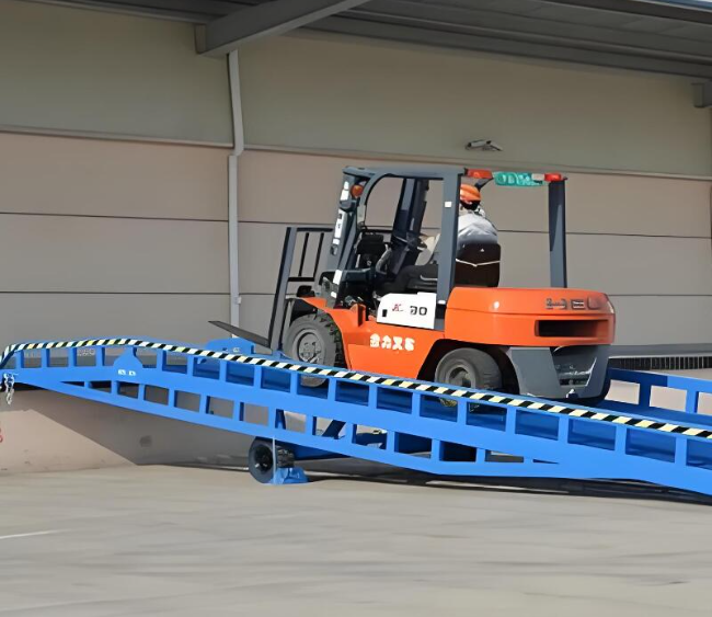 宣恩移动式卸货平台（叉车用）